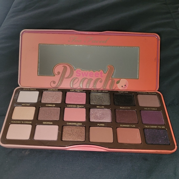Too Faced Peachy Pink and Orange Palette - Picture 2 of 3